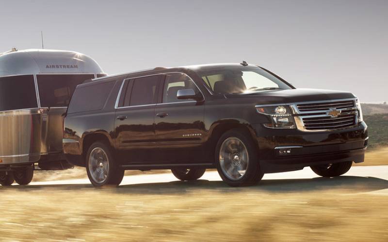 Comparison Chevrolet Suburban Premier 2017 Vs