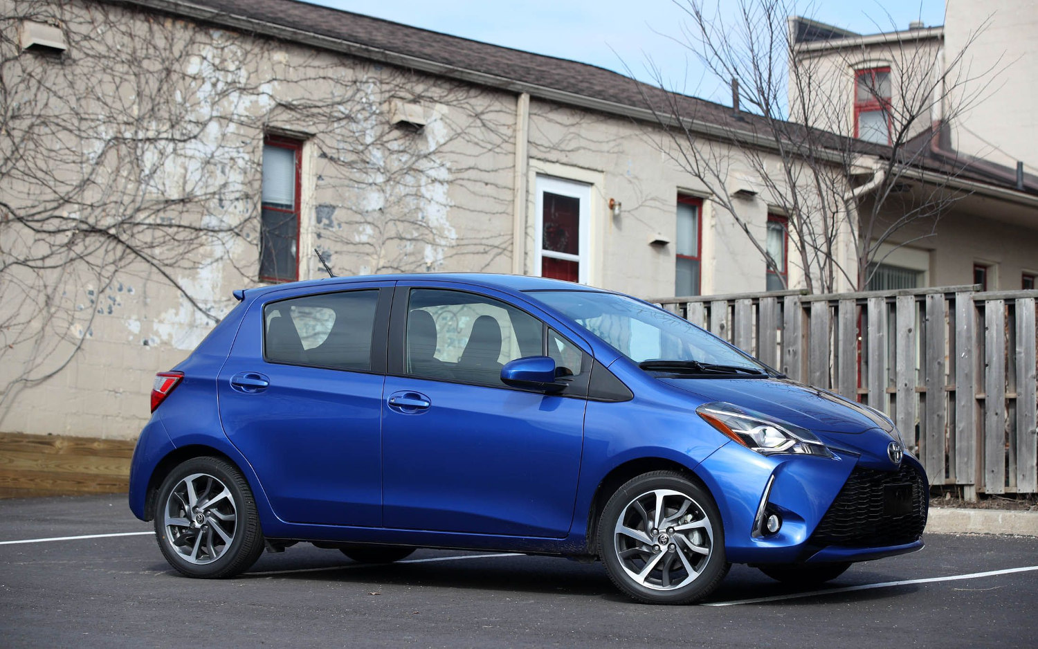 Toyota Suv Names >> Comparison - Toyota Corolla XLE 2018 - vs - Toyota Yaris ... Toyota Suv Names >> Comparison - Toyota Corolla XLE 2018 - vs - Toyota Yaris ...