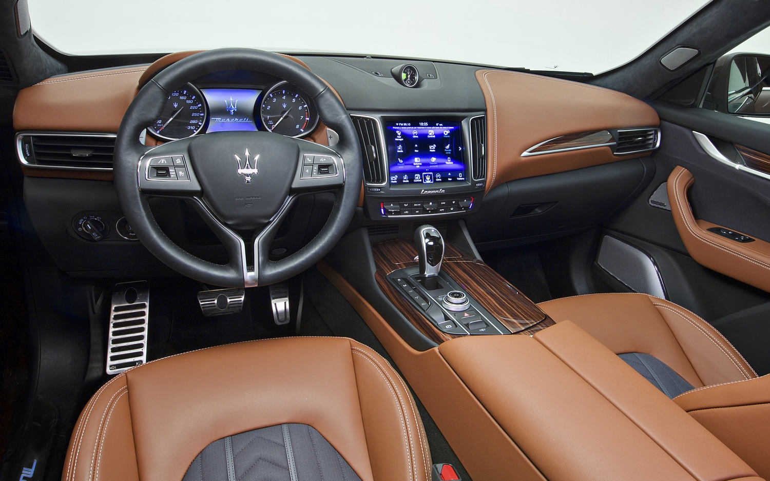 Comparison Infiniti Qx50 Base 2017 Vs Maserati Levante
