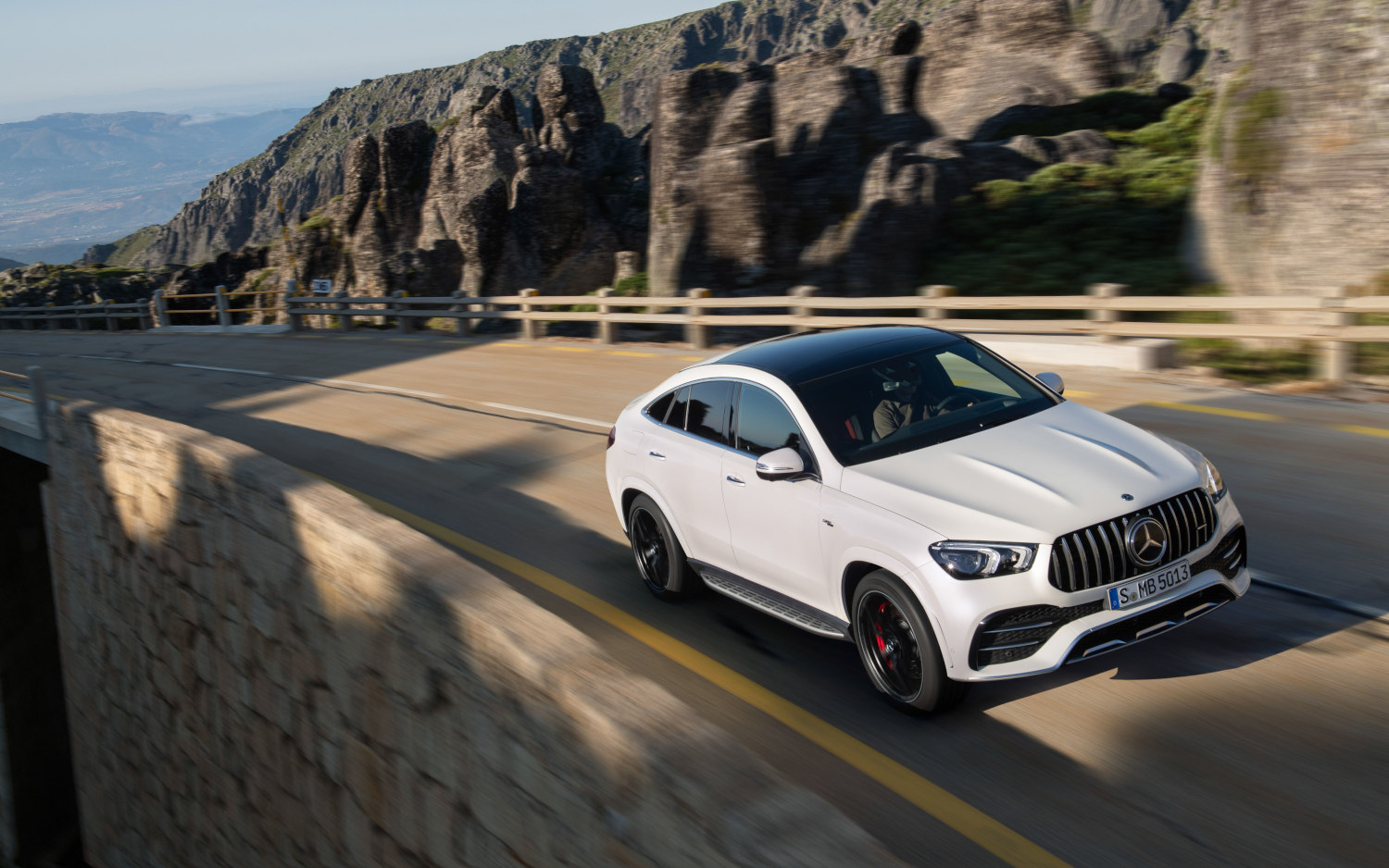 Mercedes AMG GLE РєСѓРїРµ 2021 Р±РµР»С‹Р№