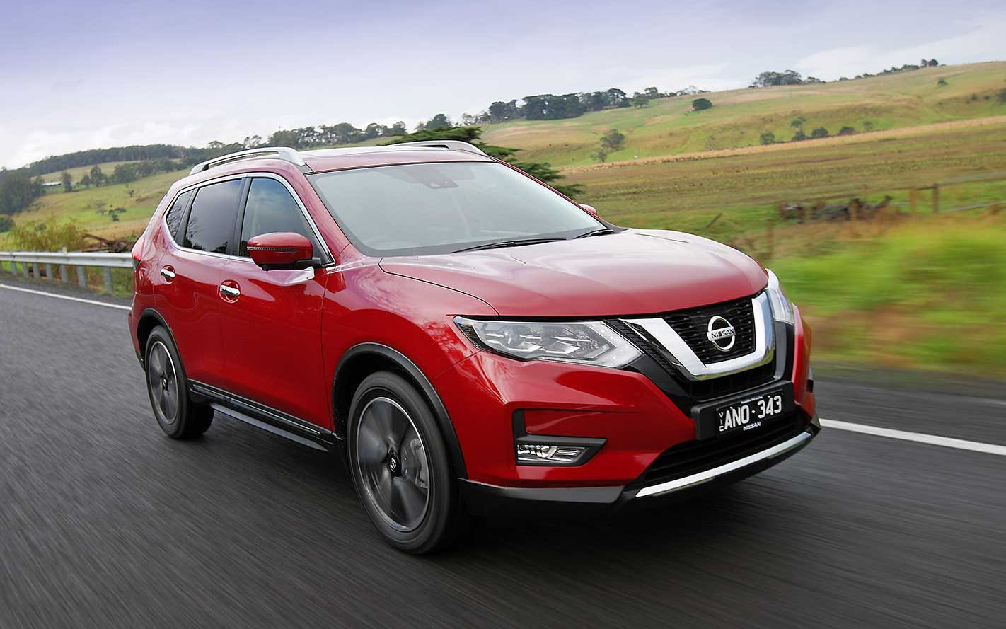 Comparison Nissan X Trail Ti 17 Vs Nissan Qashqai Black Edition 17 Suv Drive