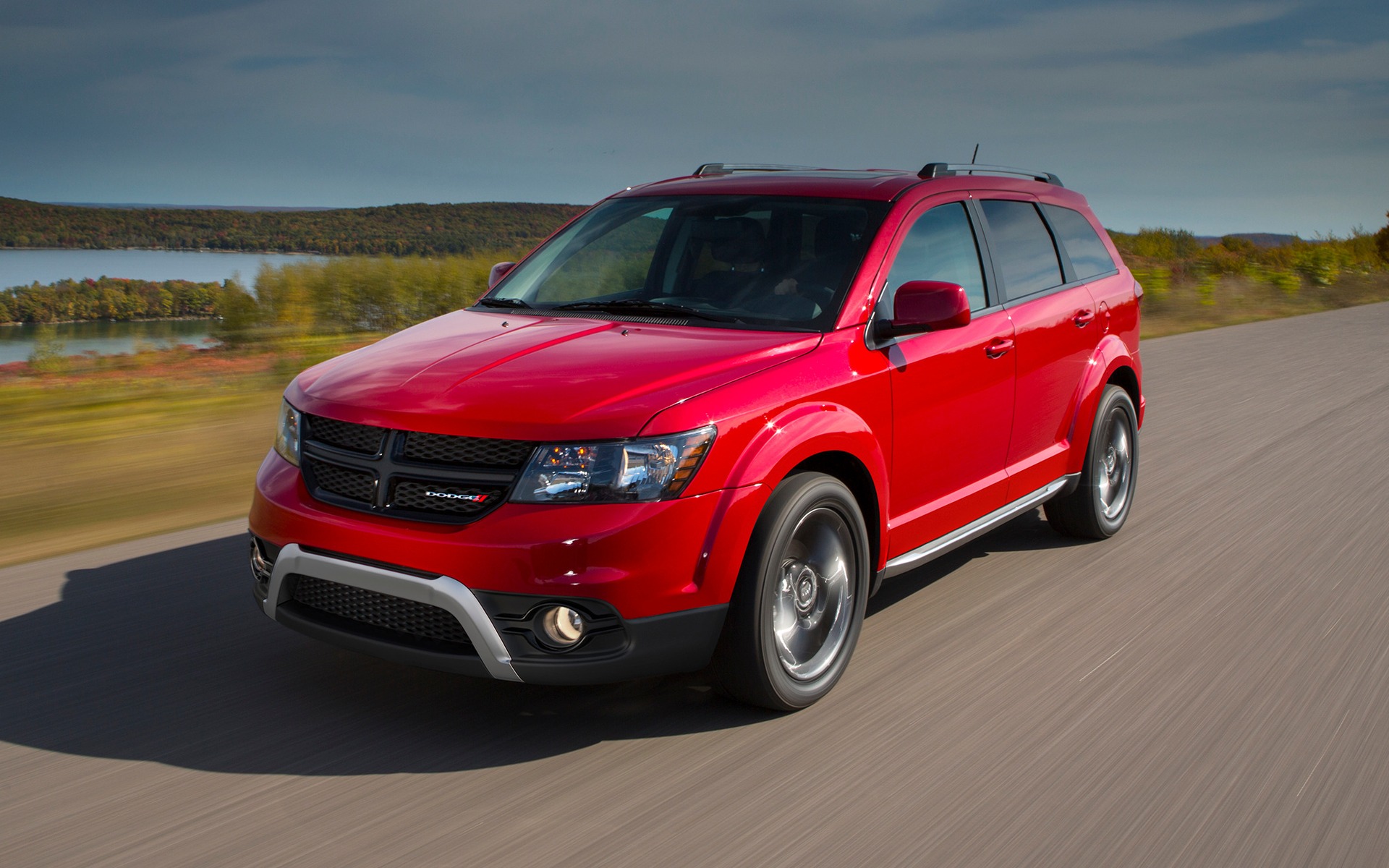 Comparison - Dodge Journey Crossroad 2016 - vs - Daihatsu 