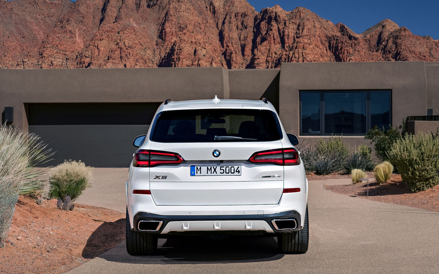 Comparison - BMW X5 xDrive50i 2019 - vs - Ford Edge Titanium 2019 | SUV ...