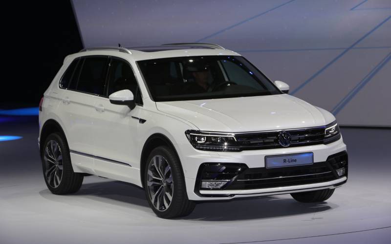Comparison Volkswagen Tiguan Sel 2017 Vs Mercedes Benz Gla Comparison Volkswagen Tiguan Sel 2017
