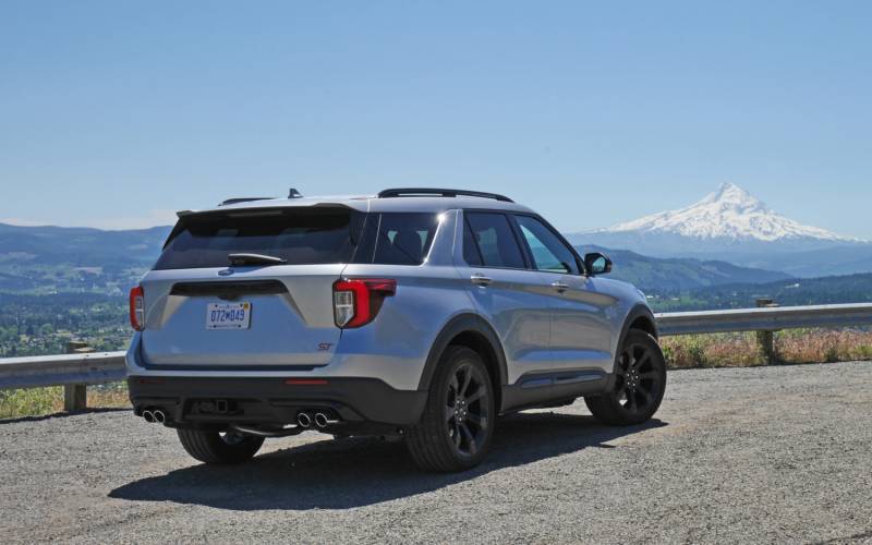 Comparison Ford Explorer St Vs Lincoln Aviator Black Label Suv Drive Comparison Ford Explorer St Vs Lincoln Aviator Black Label Suv Drive