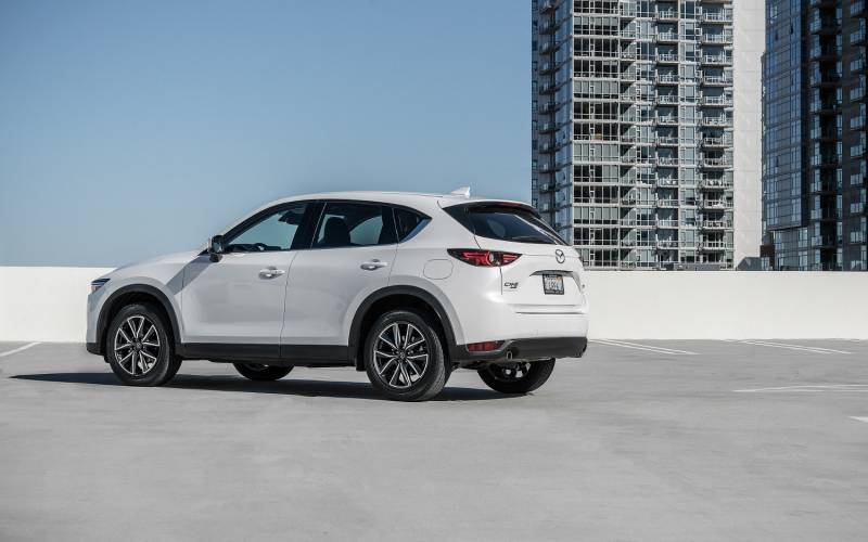 Comparison Mazda Cx 5 Grand Touring 2018 Vs Renault