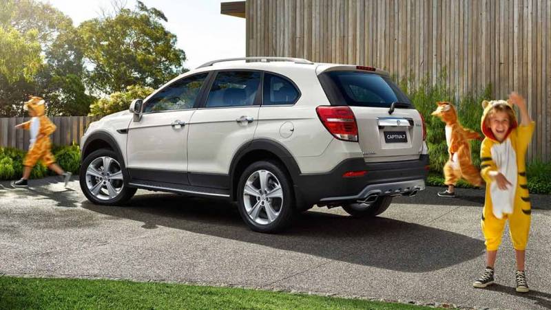Comparison Toyota Kluger Grande 2017 Vs Holden