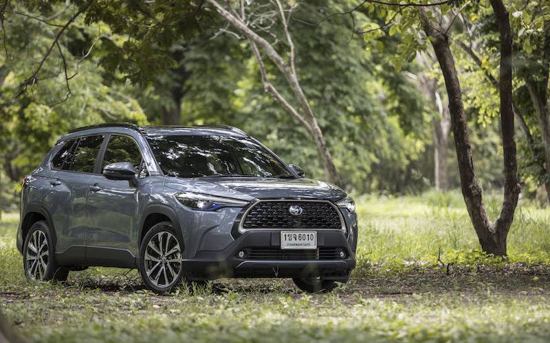 Comparison - Toyota Corolla Cross 2021 - vs - Honda HR-V Sport