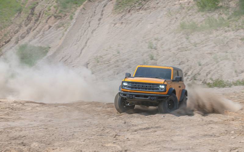 Ford Bronco Outer Banks 2-door 2021 | SUV Drive