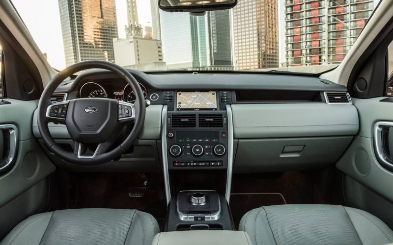Range Rover Vs Land Rover >> Comparison - Volvo XC40 T5 2018 - vs - Land Rover ... Range Rover Vs Land Rover >> Comparison - Volvo XC40 T5 2018 - vs - Land Rover ...