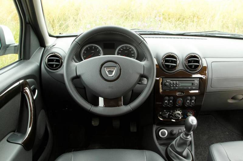 Comparison - Renault Duster 2015 - vs - Dacia Duster 2015 4x2 | SUV ... Comparison - Renault Duster 2015 - vs - Dacia Duster 2015 4x2 | SUV ...