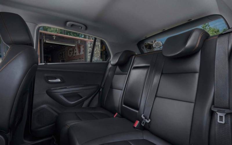 Comparison Chevrolet Trax Ls 2018 Vs Chevrolet
