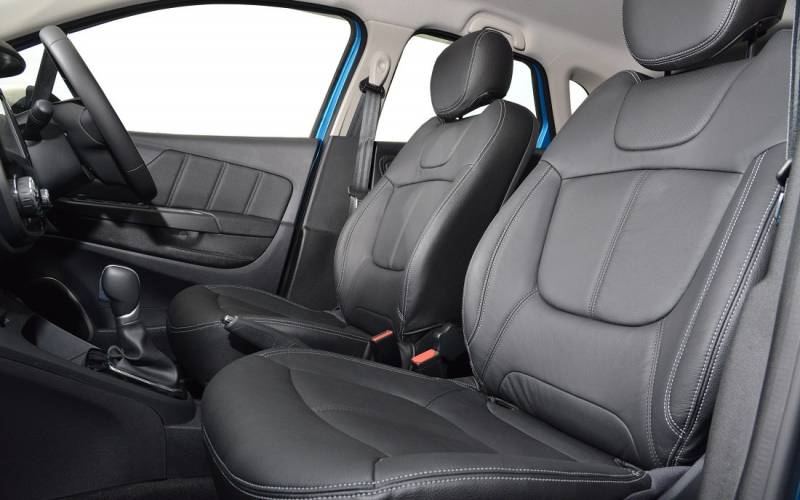 Comparison - Honda HR-V LX 2019 - vs - Renault Captur GT Line 2019 