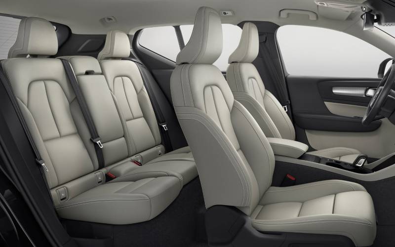 Comparison - Volvo XC40 T5 2018 - vs - Mazda CX-3 Grand ...