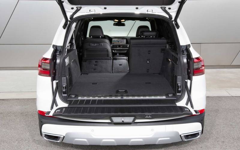 Comparison - Lamborghini Urus 2020 - vs - BMW X5 xDrive45e ...