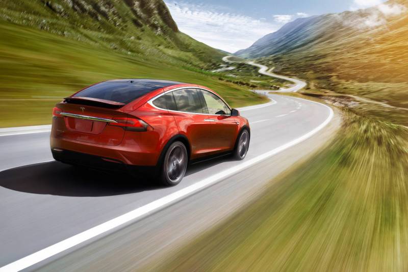Comparison Tesla Model X P90d 2016 Vs Bentley Bentayga