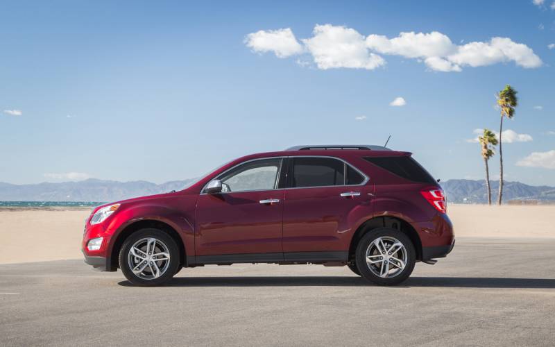 Comparison Chevrolet Equinox Premier 2017 Vs Toyota