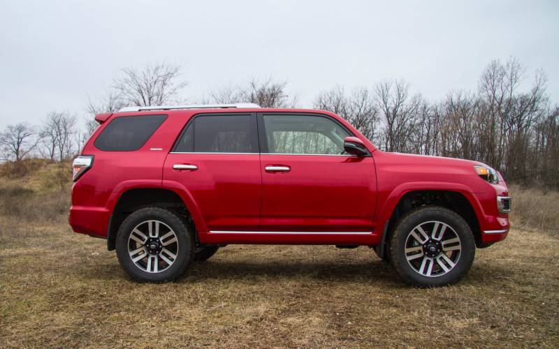 Comparison - Ford Expedition Platinum 2018 - vs - Toyota ...
