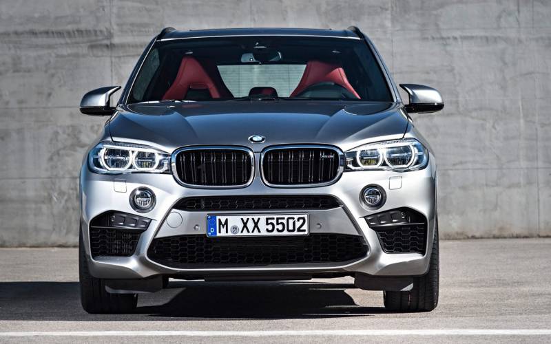 Comparison Bmw X5 M 2017 Vs Jeep Grand Cherokee Srt 2017 Suv Drive