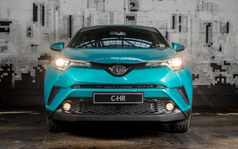 Comparison Toyota C Hr Hybrid 17 Vs Mazda Cx 5 16 Suv Drive Comparison Toyota C Hr Hybrid 17 Vs Mazda Cx 5 16 Suv Drive