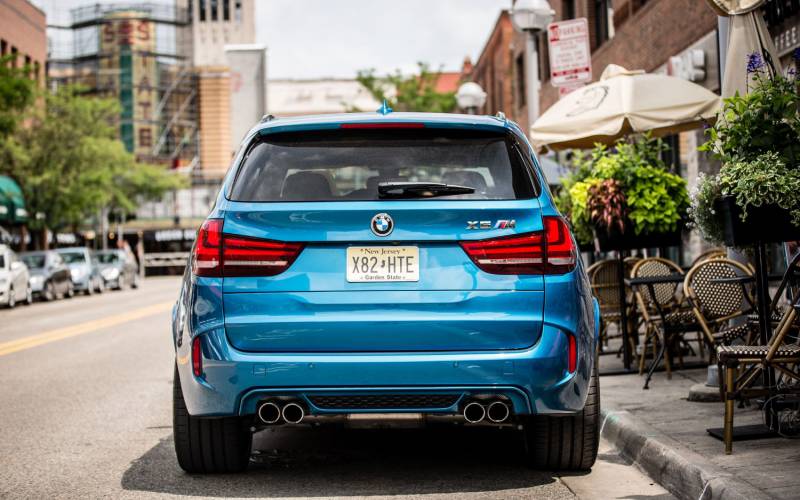 Comparison - BMW X5 M AWD 2018 - vs - Jeep Grand Cherokee ...