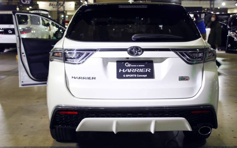 Comparison Toyota Harrier 16 Premium Hybrid Vs Toyota Harrier Premium 19 Suv Drive